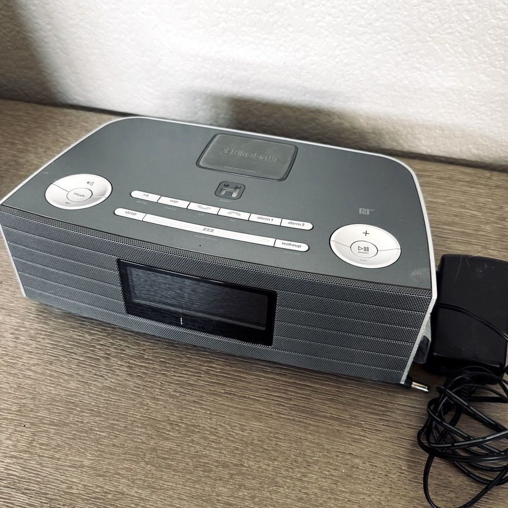 iHome Bluetooth Stereo FM Clock Radio